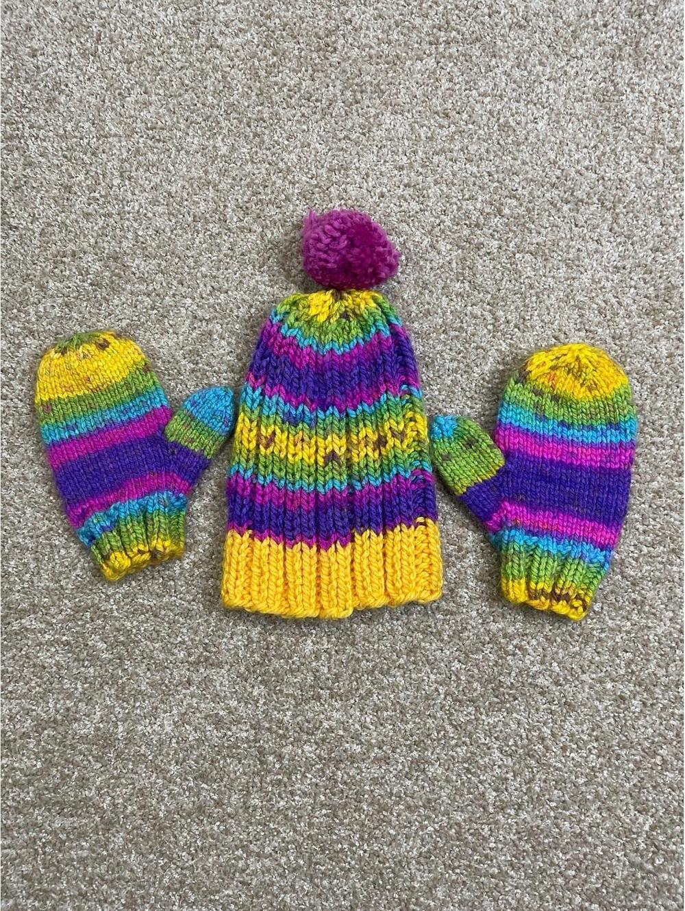 Vintage Multicolor Chunky Crochet Beanie Pompom Winter‎ Hat Gloves Set